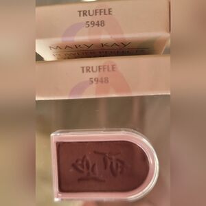 NIB. MARY KAY Truffle Eyeshadow. 2 Available.